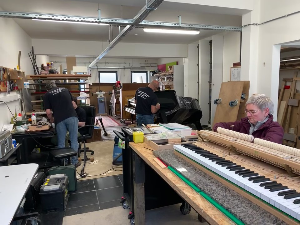 Tweedehands piano kopen